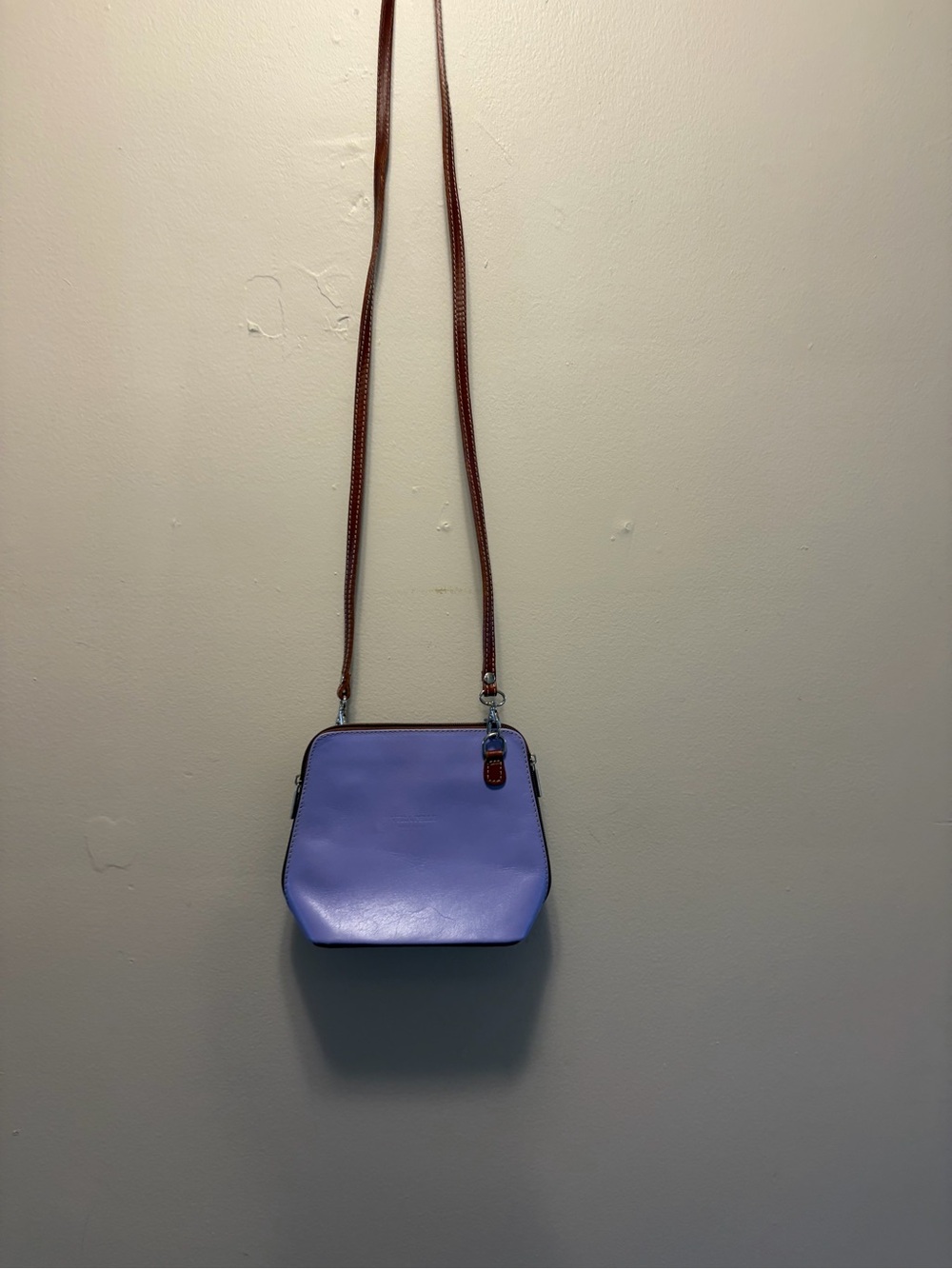Vera Pelle Lavender Crossbody with Brown Strap Accent